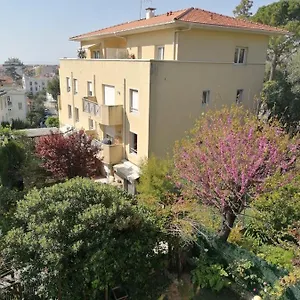 Appartement Soraya , Quiet Location With Big Garden Near And Old Town Of