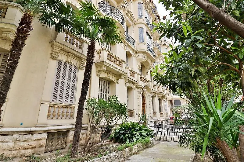 Hotel Victor Hugo Nice 2*,  France